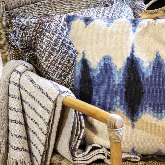 Bloomingville Batik Kissen 45x45 – Bild 2